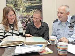בן שטרית ואופנהיימר -שילה עם קצין חינוך ראשי בן שטרית ואופנהיימר -שילה עם קצין חינוך ראשי