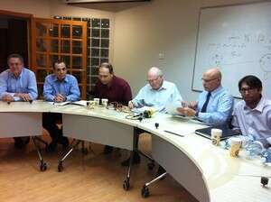 המתמחים ברגעי החתימה על ההסכם המתמחים ברגעי החתימה על ההסכם