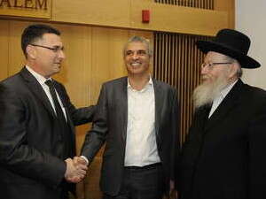 השרים משה כחלון, גדעון סער וסגן השר יעקב ליצמן באירוע השרים משה כחלון, גדעון סער וסגן השר יעקב ליצמן באירוע