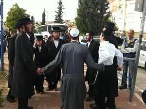 החרדים בבית שמש, התנפלות גורפת החרדים בבית שמש, התנפלות גורפת