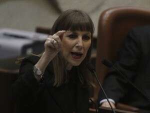 לבנת. המשיכה למרות קריאות הביניים לבנת. המשיכה למרות קריאות הביניים