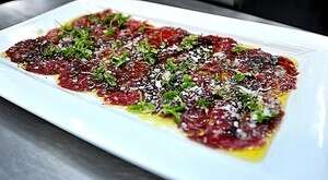 קרפצ'יו בקר בשיין אנד שארפ קרפצ'יו בקר בשיין אנד שארפ