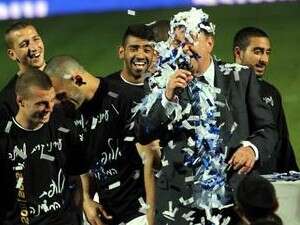 איזי שירצקי. איזי שירצקי.