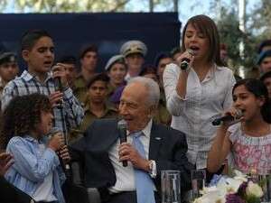 מה הם אכלו? נשיא המדינה שמעון פרס בטקס מה הם אכלו? נשיא המדינה שמעון פרס בטקס