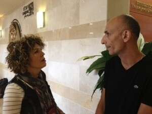 אלי לנקרי שחילץ הילדה והעוזרת הסוציאלית רוני גגין אלי לנקרי שחילץ הילדה והעוזרת הסוציאלית רוני גגין