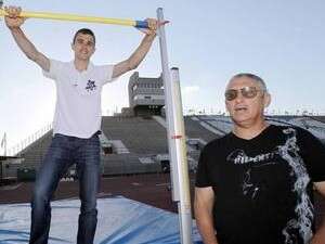 קרויטר עם מאמנו שפרן. מקווה לשיפור קרויטר עם מאמנו שפרן. מקווה לשיפור