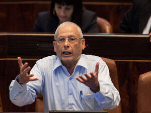 נפל על מגרון. בני בגין נפל על מגרון. בני בגין