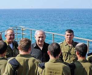 נתניהו ואשכנזי מבקרים בבסיס השייטת נתניהו ואשכנזי מבקרים בבסיס השייטת