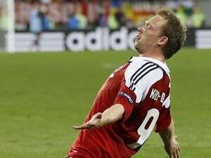 מייקל קרוהן-דלי. השפלה ביתית לדנים מייקל קרוהן-דלי. השפלה ביתית לדנים