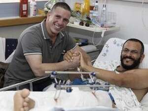 יחיאל צנעני ועופר מסינג במפגש המרגש, אתמול יחיאל צנעני ועופר מסינג במפגש המרגש, אתמול