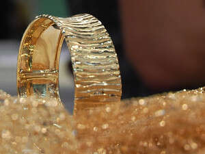 תכשיטים. המשטרה מרחיבה את החיפוש אחר השודדים תכשיטים. המשטרה מרחיבה את החיפוש אחר השודדים