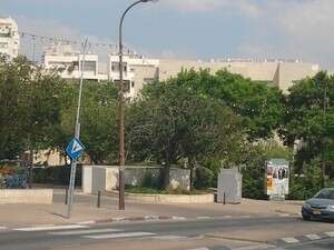 מפגע בטיחותי בקרבת בית ספר מפגע בטיחותי בקרבת בית ספר