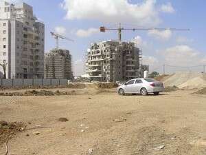 מכשירים את הקרקע לאצטדיון. סיוט ליד הבית מכשירים את הקרקע לאצטדיון. סיוט ליד הבית