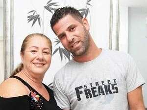 דודו חייק ואמו. דודו חייק ואמו.