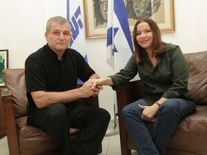 שבר טאבו. מיקי רוזנטל עם שלי יחימוביץ' שבר טאבו. מיקי רוזנטל עם שלי יחימוביץ'