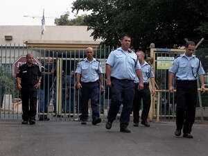 פשיטת המשטרה והמעצרים בבית חולים נווה יעקב, הבוקר פשיטת המשטרה והמעצרים בבית חולים נווה יעקב, הבוקר