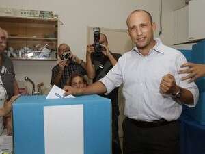נפתלי בנט מצביע בפריימריז נפתלי בנט מצביע בפריימריז