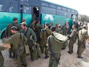 חיילי שריון בדרכם לרצועת עזה חיילי שריון בדרכם לרצועת עזה