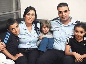 משפחת חכמון. בתחנה משתדלים לסייע משפחת חכמון. בתחנה משתדלים לסייע