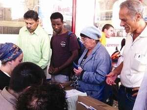 מצביעים בנווה יעקב. רוב חרדי מוחלט מצביעים בנווה יעקב. רוב חרדי מוחלט