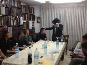 הרב יצחק אזרחי במפגש עם סיירת מטכ הרב יצחק אזרחי במפגש עם סיירת מטכ