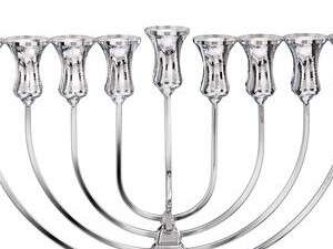 חנוכית כסף שאינה משחירה חנוכית כסף שאינה משחירה