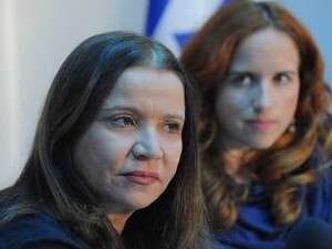 שלי יחימוביץ' וסתיו שפיר שלי יחימוביץ' וסתיו שפיר