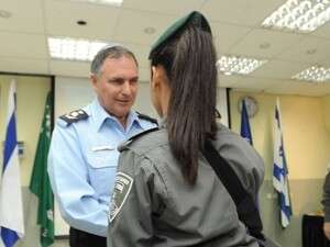המפכ''ל יוחנן דנינו עם לוחמת מג''ב נ', היום המפכ''ל יוחנן דנינו עם לוחמת מג''ב נ', היום