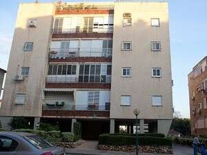 הבניין ברחוב אגרון בכפר סבא. הבניין ברחוב אגרון בכפר סבא.