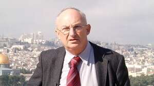 אריה אלדד. רובינשטיין מנסה לפגוע בנו אריה אלדד. רובינשטיין מנסה לפגוע בנו
