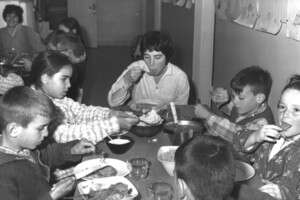 הרגלי שינה שנויים במחלוקת. ילדים בקיבוץ הרגלי שינה שנויים במחלוקת. ילדים בקיבוץ