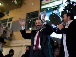 אריה דרעי חוגג לאחר תוצאות המדגם אריה דרעי חוגג לאחר תוצאות המדגם