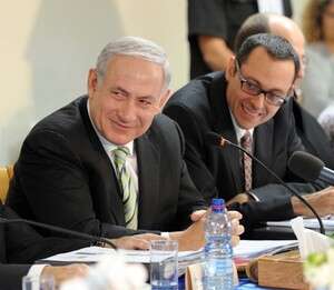 צבי האוזר ובנימין נתניהו צבי האוזר ובנימין נתניהו