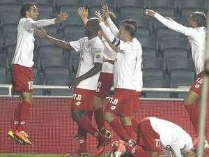 שחקני בני סכנין חוגגים שחקני בני סכנין חוגגים