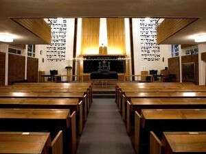 בית כנסת באחת הקהילות היהודיות בגרמניה בית כנסת באחת הקהילות היהודיות בגרמניה