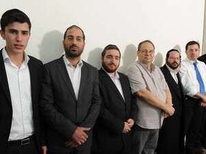 מתמודדי תוכנית הריאלטי החרדית ''הדובר'' בתחנת הרדיו קול ברמה מתמודדי תוכנית הריאלטי החרדית ''הדובר'' בתחנת הרדיו קול ברמה