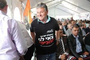 חיים אביטן. מסיים את תפקידו חיים אביטן. מסיים את תפקידו