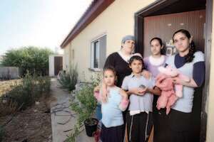 משפחת סודרי בשבי דרום לשם פונו לאחר ההתנתקות משפחת סודרי בשבי דרום לשם פונו לאחר ההתנתקות