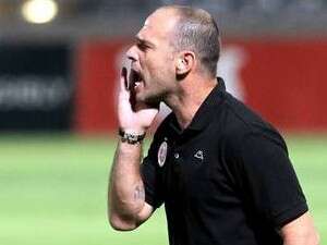 אסי דומב. קבלת פנים חמה בקזחסטן אסי דומב. קבלת פנים חמה בקזחסטן
