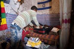 מתקפלים בגונדר שבאתיופיה בדרך לישראל במסגרת מבצע ''כנפי יונה'' מתקפלים בגונדר שבאתיופיה בדרך לישראל במסגרת מבצע ''כנפי יונה''