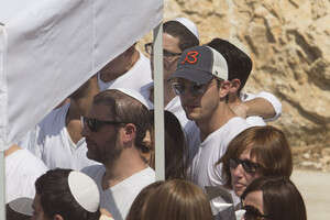 אשטון קוצ'ר בלויית הרב שרגא ברג אשטון קוצ'ר בלויית הרב שרגא ברג