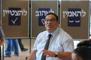 שר החינוך הרב שי פירון. שר החינוך הרב שי פירון.