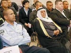 ����� ����