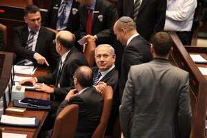 מתיחות שיא. נתניהו ובנט בכנסת מתיחות שיא. נתניהו ובנט בכנסת