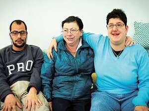 דיירי בניין אקים. הפחד שולט דיירי בניין אקים. הפחד שולט