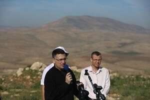 זוכה לתמיכה רבנית בפומבי. גדעון סער זוכה לתמיכה רבנית בפומבי. גדעון סער