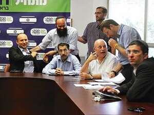 ישיבת סיעה בבית היהודי ישיבת סיעה בבית היהודי