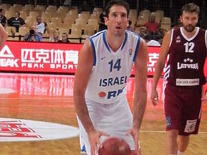 יניב גרין מול לטביה. שישה משחקי חוץ? יניב גרין מול לטביה. שישה משחקי חוץ?