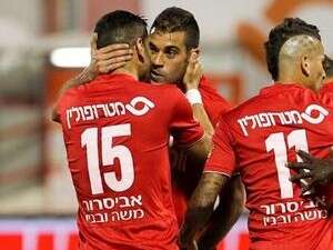 גורדנה וארבייטמן מתנשקים גורדנה וארבייטמן מתנשקים