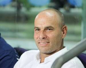 אסי דומב. אסי דומב.